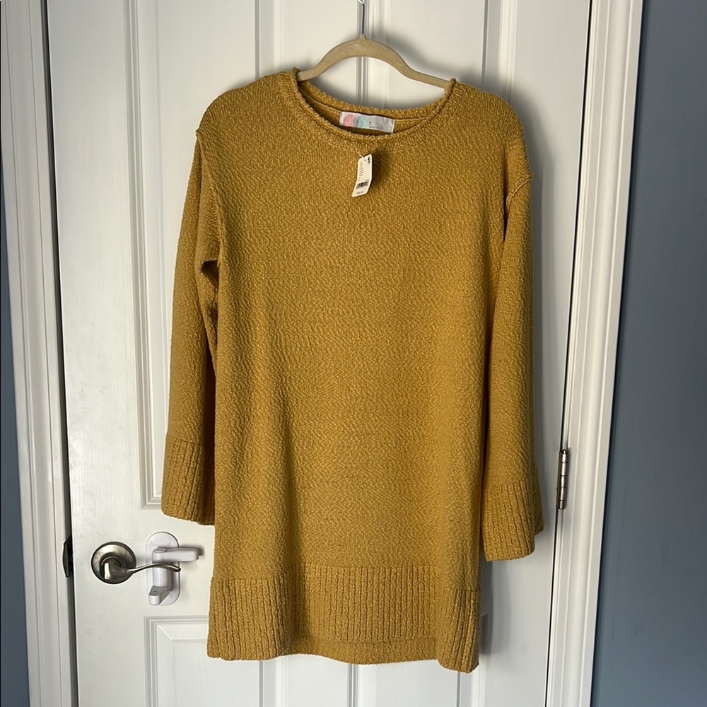 Yellow Crew Neck Sweater with Ribbed Knit and Relaxed Fit